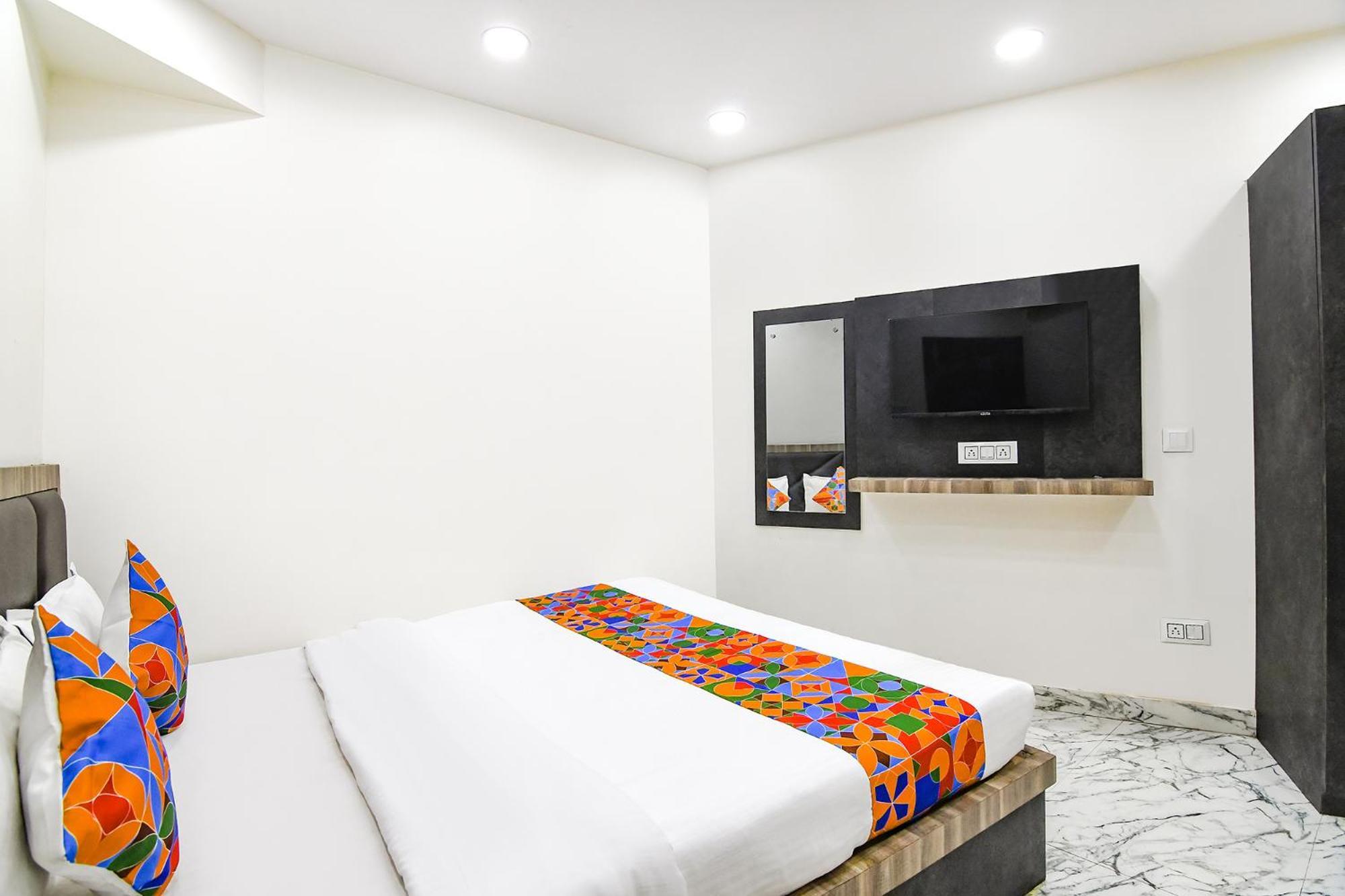 Fabexpress Sr Royale - Nr Sealdah Station Hotel Calcutá Exterior foto
